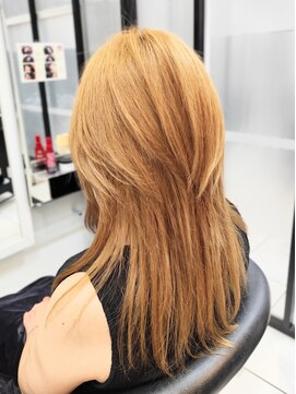 ヘアースタジオ ジェイワン(hair studio J ONE) 30代40代50代ウルフレイヤーロング白髪ぼかし　ゴールドベージュ