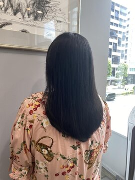 ヴィサージュクオン(VISAGE Quon) 艶感あふれるナチュラルストレートロング