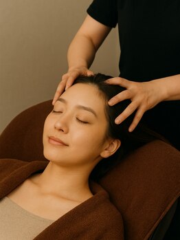 ヘッドスパで頭皮のコリと疲れをごっそりほぐさせて頂きます！頭皮から髪まで健康的な状態に☆