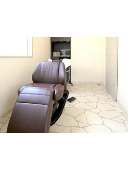 頭皮から整える極上ヘッドスパ＊コリを癒し、疲れをリセット。静かな空間で、髪も心も軽くなるひとときを♪