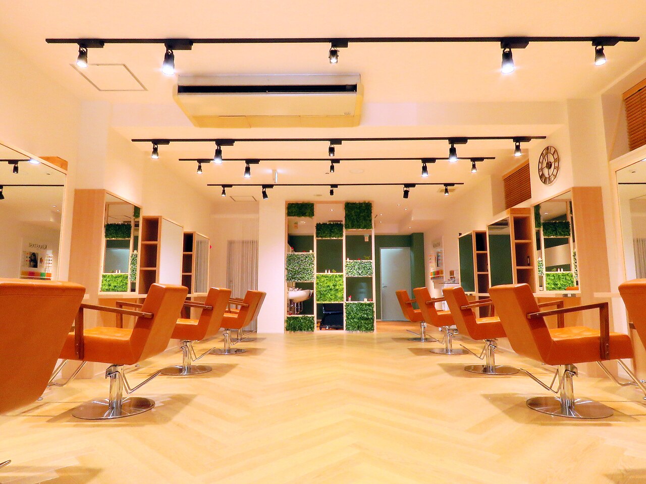 ナインオクロック バイ フラミューム 盛岡大通店(9o'clock by flammeum