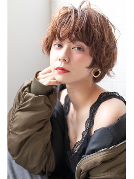 クラン(clan) ネオウルフ＃ココアブラウン大人かわいいフリンジウェーブ