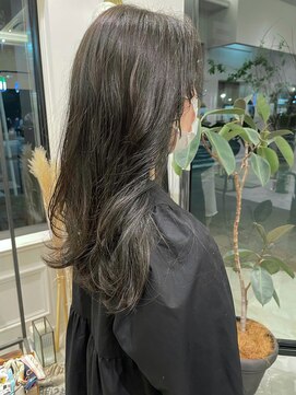 ヘアーアイスカルテット(HAIR ICI QUARTET) オリーブ　アッシュ　グレージュ　ロングレイヤー