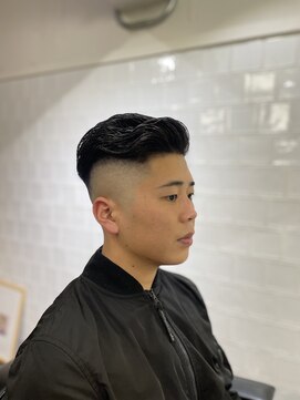 メリケンバーバーショップ フクオカ(MERICAN BARBERSHOP FUK) ビジネスショートかき上げフェード
