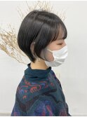 前下がりショート、イヤリングカラー