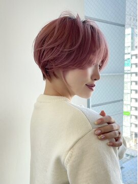 イヴォークトーキョーオーサカ(EVOKE TOKYO osaka) 丸み 美人 抜けか 韓国風 ショート ピンクカラー ブリーチ