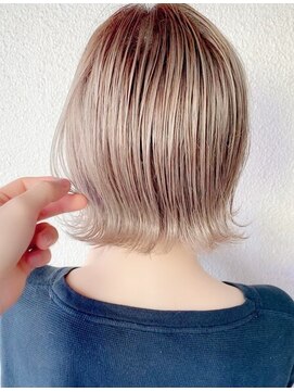 ネオリーブ クタ 町田店(Neolive kuta) グレージュ【町田】イメチェン/外ハネボブ/クラゲヘアー