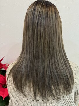 ラルム(Larme) オリーブグレージュカラー