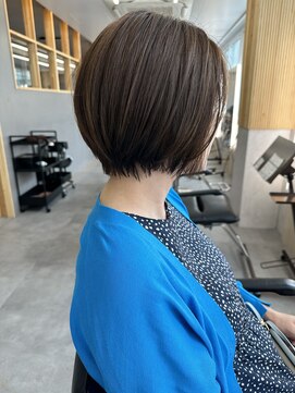 フリーラ 横浜(freera) アラサーアラフォーウェット感ウルフカットエアリーショート