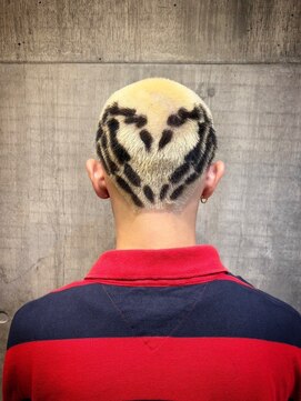 ビンゴ(BINGO) 1804渋谷メンズカットハイトーンカラーバーバーフェードカット