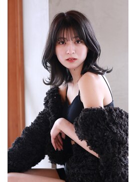 リリー(Lilly) 【Lilly】外ハネくびれヘアで韓国ミディアム