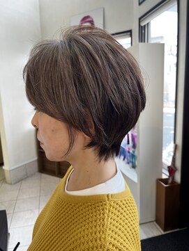 コレットヘア(Colette hair) グレーベージュ/大人ショート/くびれショート