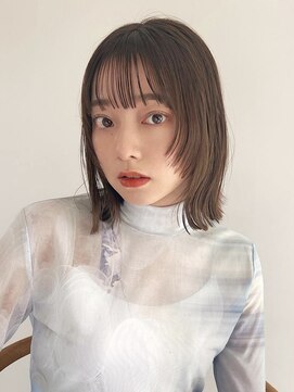 シエカ(CIECA.) イメチェン/ホワイトブロンド/外ハネボブ/美髪/ワイドバング