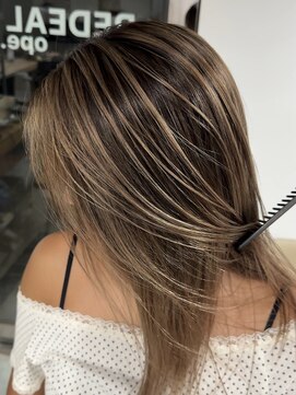 レディアル 大宮(REDEAL) 外国人風バレイヤージュ/ハイライト/白髪ぼかし