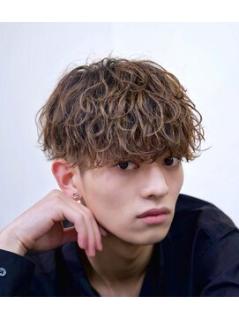 アストラ(ASTRA) MEN’S HAIR/サーフカール/刈り上げセンターパート/札幌