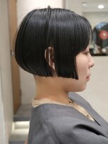 ピークアブー 原宿ハラカド(PEEK-A-BOO)&nbsp;多毛直毛刈り上げ女子黒髪ショートボブ前下がり量多い前髪あり