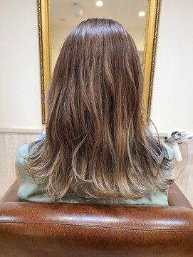 ヘアーズ ロッソ テラス(hair's ROSSO TERRACE) デザインカラー×セミロング