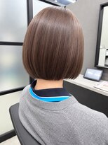 エミュ(Aimu.)&nbsp;艶髪ショートボブ×丸みシルエット