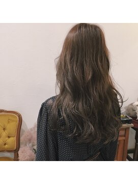 マウロア(MAULOA) “ ヌーディーベージュ ヘルシーロング ” 鈴木ちさと