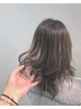 ヘアーアンドメイク ドレス(DRESS) 赤味消しアッシュグレージュ