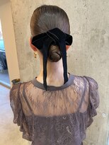 シーモアアンドサンズ(Seymour and Sons)&nbsp;タイトシニヨンアレンジ