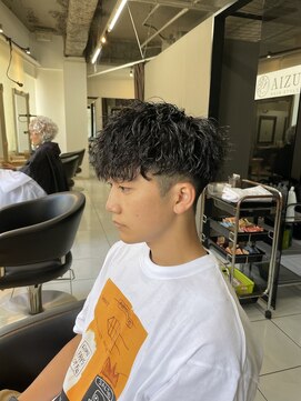 アイズ 海老名(AIZU) ツイストスパイラルパーマ メンズパーマ 海老名 眉毛 メンズ