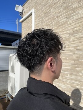 チラックス(ChilluX) スッキリ好印象な無造作パーマ