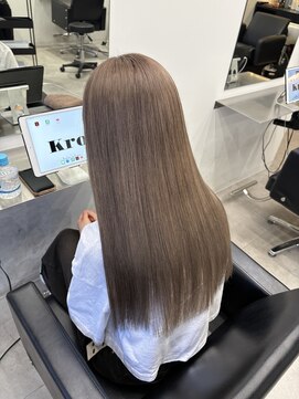 クロ(Kro) グレージュ