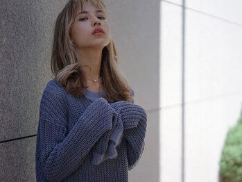 ナンバー デセオ 吉祥寺(N° deseo)の写真/*ツヤ感がたまらない*ほわっと光に透けるシアーカラー♪周りとちょっと違う《number》だけの派手カラー♪