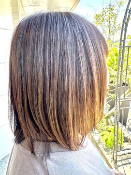 自然な内巻きボブ