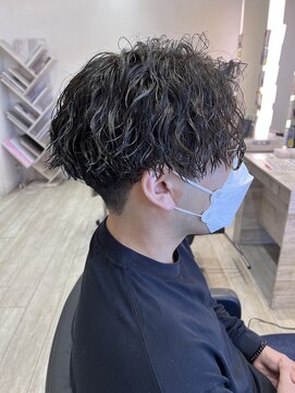 ニューヨーク ニューヨーク マザーズ イオン四條畷店(NYNY Mothers) 縦落ちパーマ