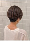 丸みショート/アッシュブラウン/襟足すっきり/美シルエット/小顔