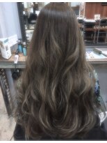 ルモア(RUMOR)&nbsp;Rumor×外国人風３Dハイライトカラー☆カーキアッシュグレージュ