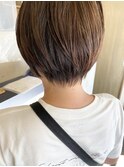 大人可愛い20代30代40代前下がりひし形小顔ボブ丸みショート