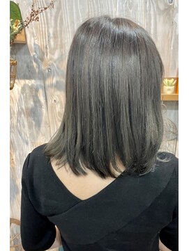 ウッドストック(Wood Stock) 暗髪ミディ