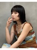 顔まわりレイヤーボブスタイル