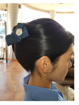 ヘアーアンドメイク カズヨ(Hair&Make CAZUYO) 夜会巻き