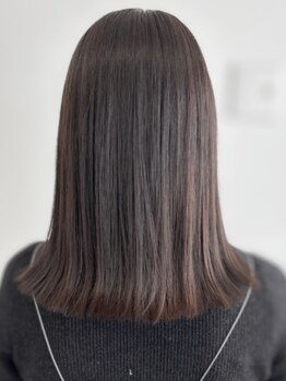 ベルーア(BELLUA)の写真/<口コミ高評価>品のある白髪を活かしたグレーカラー◎パーソナルカラーに合わせた貴方に似合う色をご提案♪
