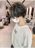 大人黒髪刈り上げハンサムショートハイライト