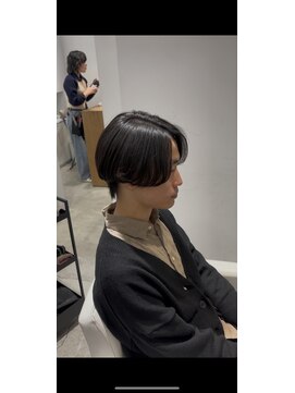 ミリ(milli Produce by ITAKURA) センターパート毛流れパーマ