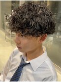センターパートツイストスパイラルパーマツーブロックメンズヘア