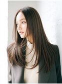 抜け感たっぷり軽めロングスタイル