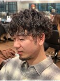ラフな質感が◎スパイラルパーマ×マッシュショート