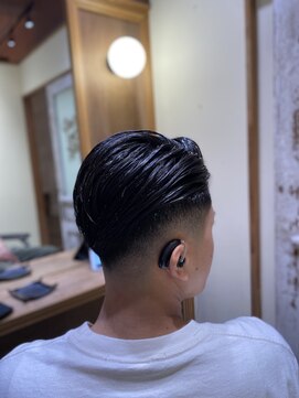 フォーコーナーズ(Four Corners) スリックバック