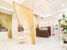 カバーヘアアンドスパ ブリス 浦和(COVER HAIR&SPA bliss)の雰囲気(駅近/商店街に面した立地で通いやすい◎30代40代大人女性に人気)