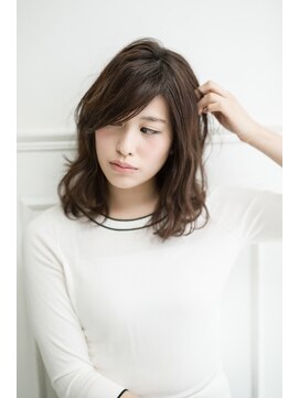 ラヴィエール(Laviere) [八王子/八王子駅]ルーズウェーブ/セミミディ/斜めバング