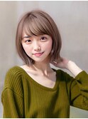 切りっぱなしボブ/小顔ヘア/大人可愛いミルクティーベージュ