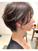 マッシュショートボブ/フェザーバング/カーキグレージュ