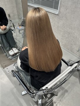 シー(shii..) 《shii.. /稲葉》#ミルクティーベージュ#ケアブリーチ#髪質改善