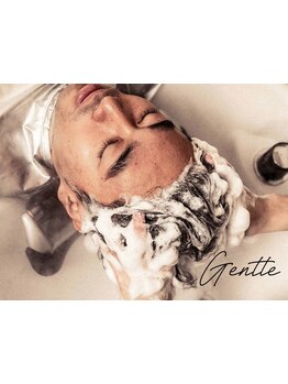 日々の疲れにご褒美を！清潔感×癒しを叶える贅沢ヘッドスパをご提供。頭皮環境を整え育毛促進◎